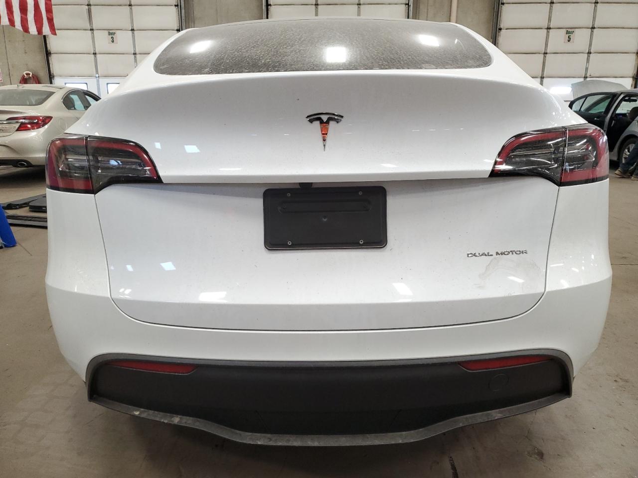 2024 Tesla Model Y VIN: 7SAYGDEEXRF154565 Lot: 76760354