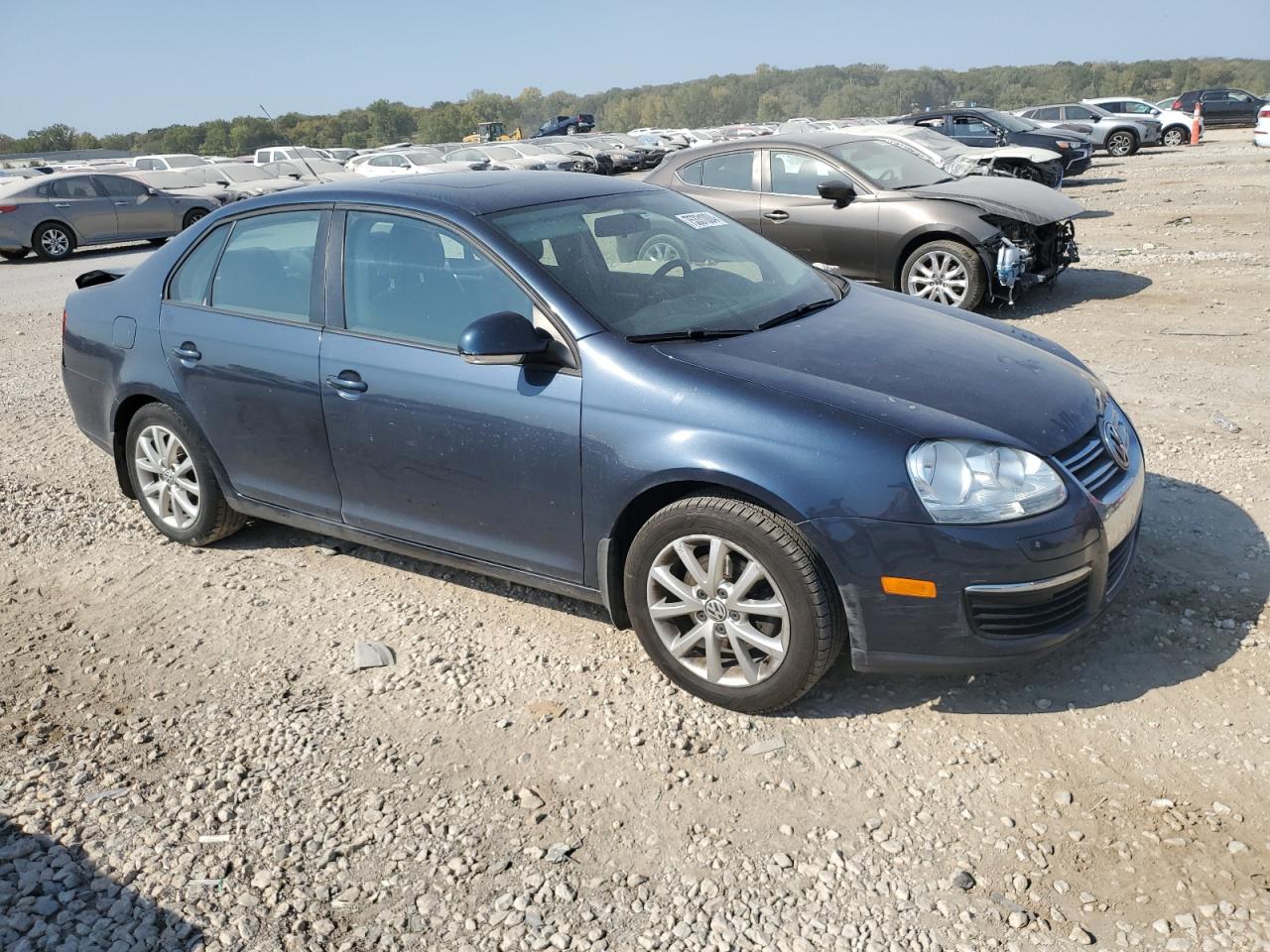 2010 Volkswagen Jetta - Image 4