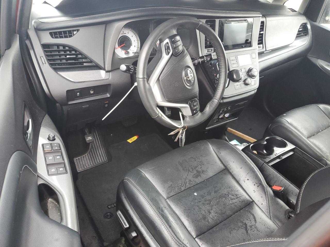 2017 Toyota Sienna - Image 8