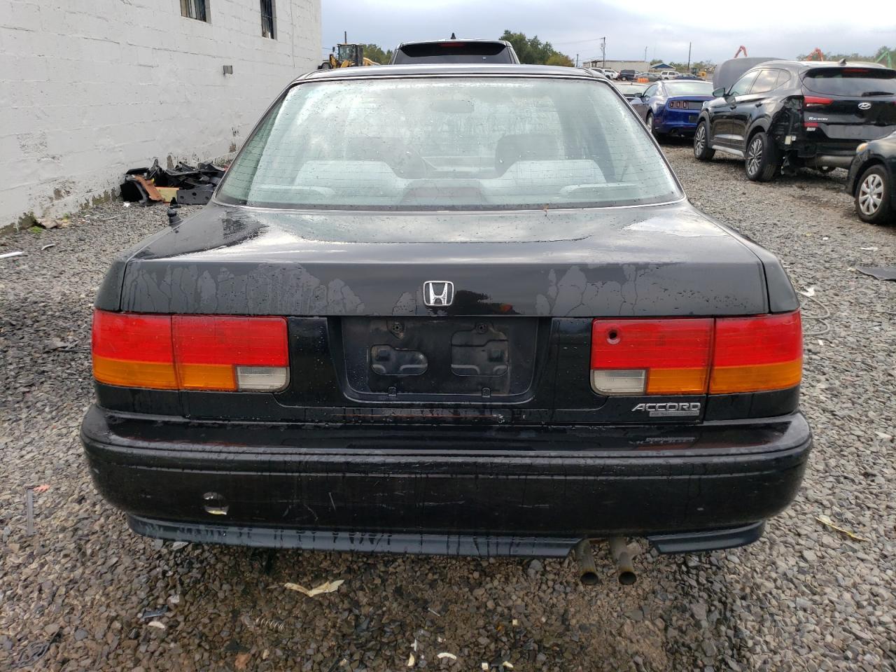 1993 Honda Accord 10Th Anniversary VIN: 1HGCB7698PA147436 Lot: 74496684