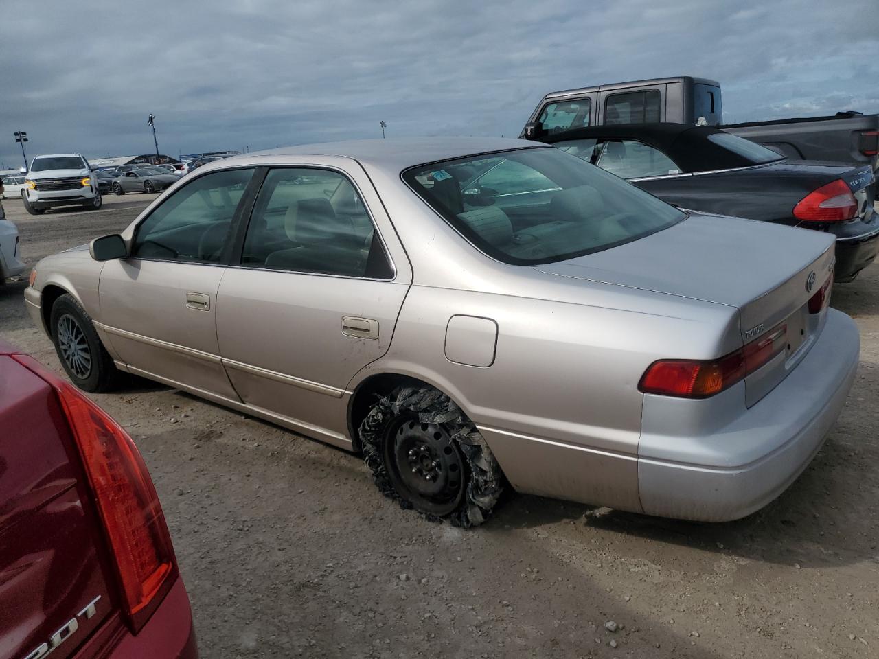 1998 Toyota Camry - Image 2
