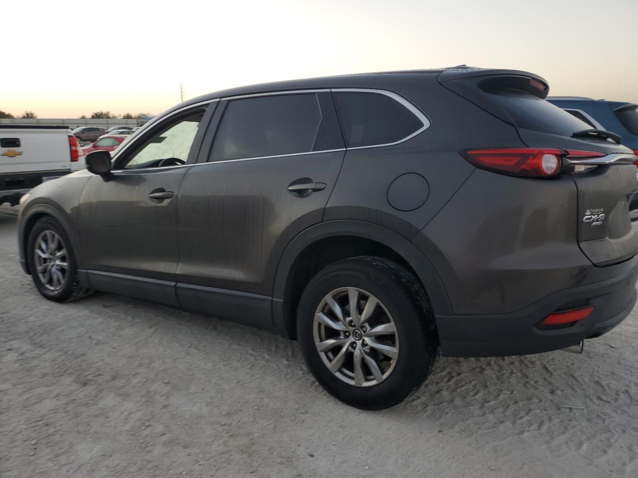 VIN JM3TCBCY8J0235918 2018 MAZDA CX-9 no.2