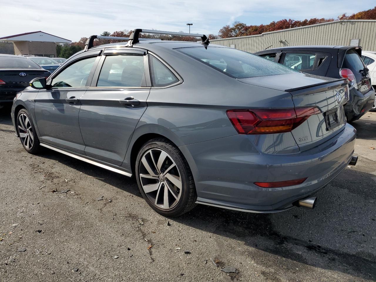 2019 Volkswagen Jetta - Image 2