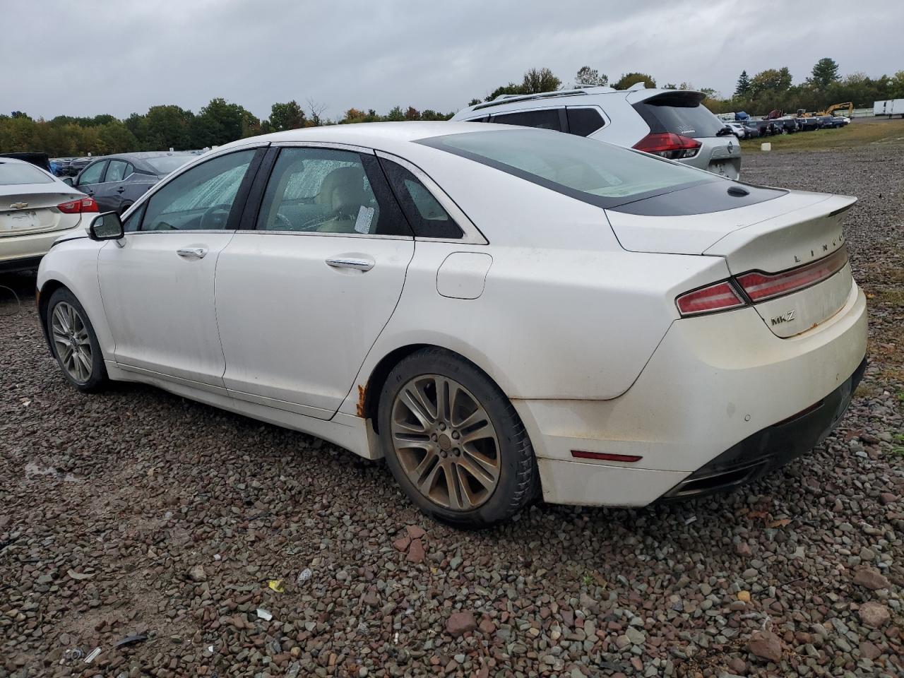 VIN 3LN6L2J93DR810945 2013 LINCOLN MKZ no.2