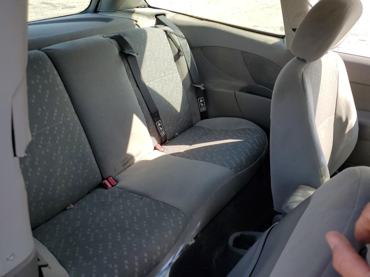 2002 Ford Focus - Image 10