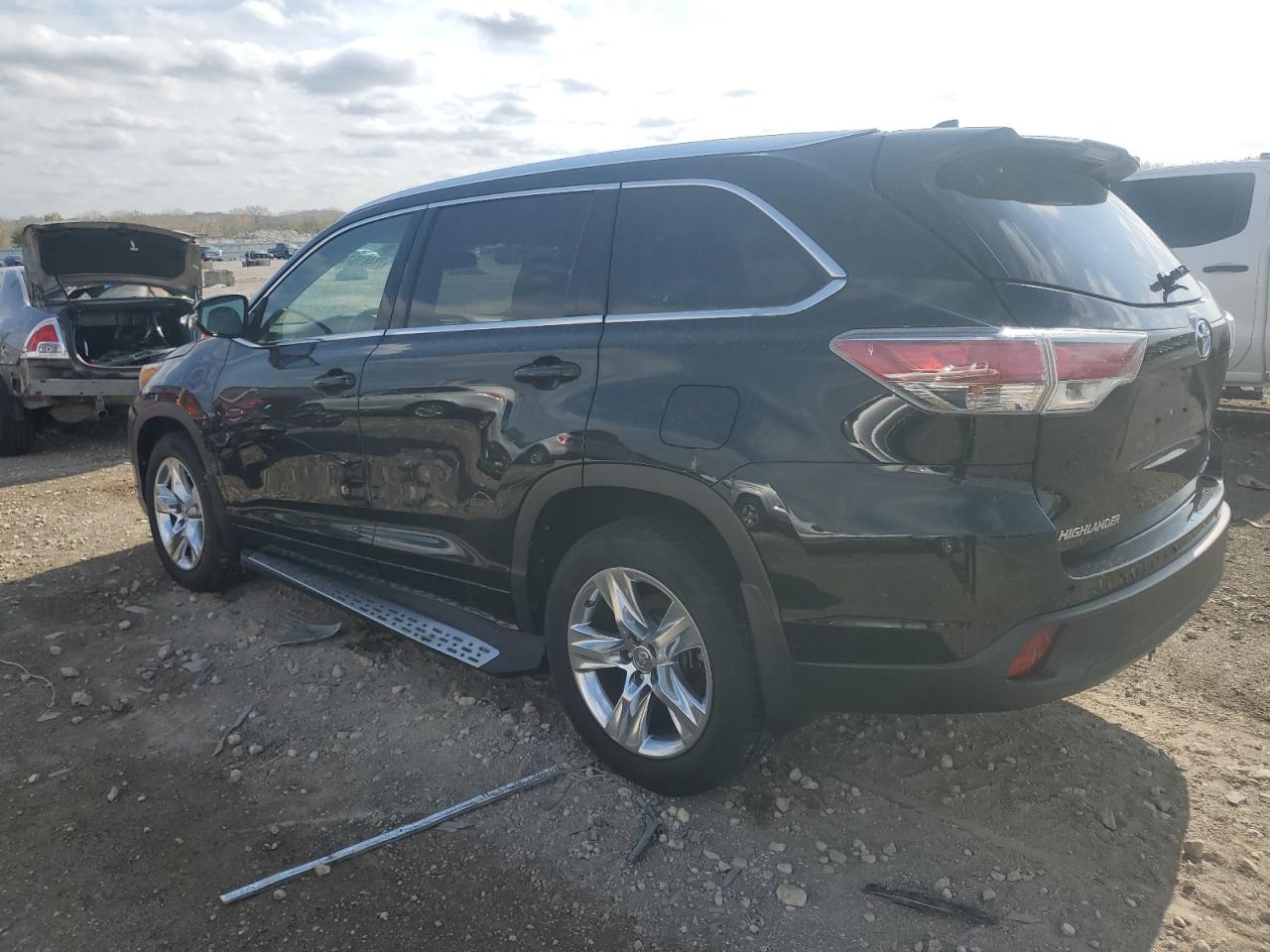 2014 Toyota Highlander - Image 2