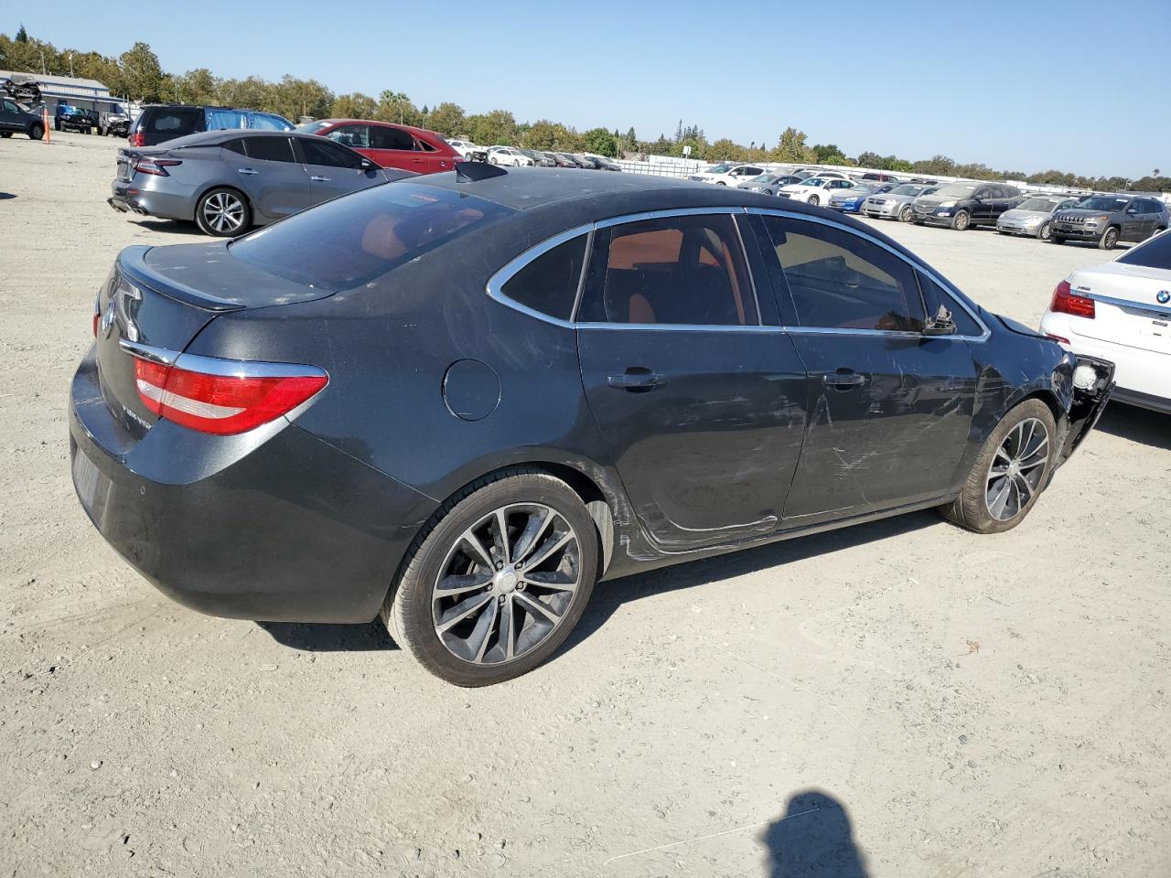 VIN 1G4PW5SK2G4183733 2016 BUICK VERANO no.3