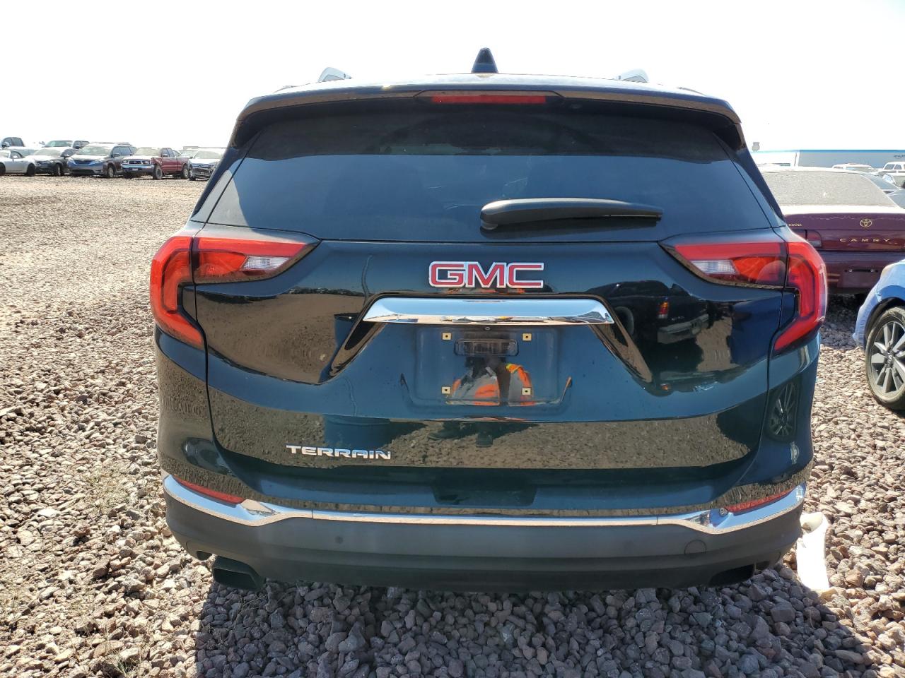 3GKALPEX8JL371104 2018 GMC Terrain Slt