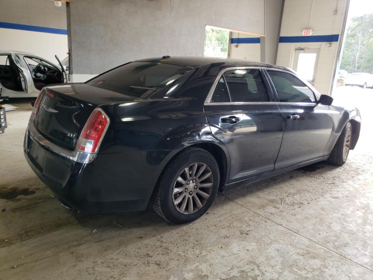 2013 Chrysler 300 - Image 3