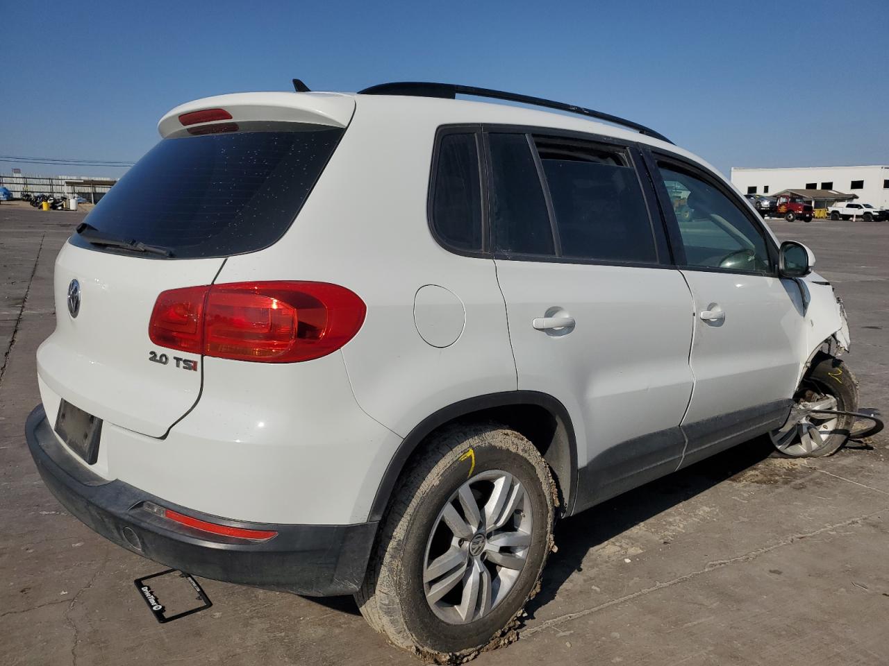 VIN WVGAV7AX6HK025264 2017 VOLKSWAGEN TIGUAN no.3