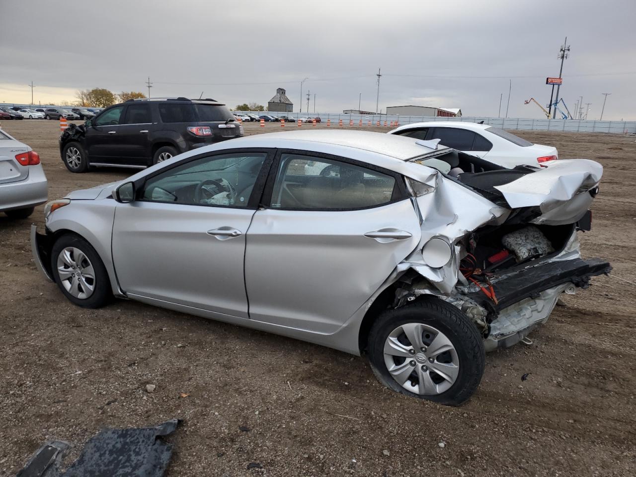 2016 Hyundai Elantra - Image 2