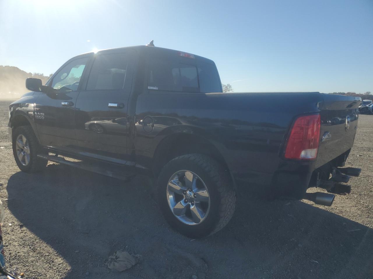 2015 RAM 1500 - Image 2