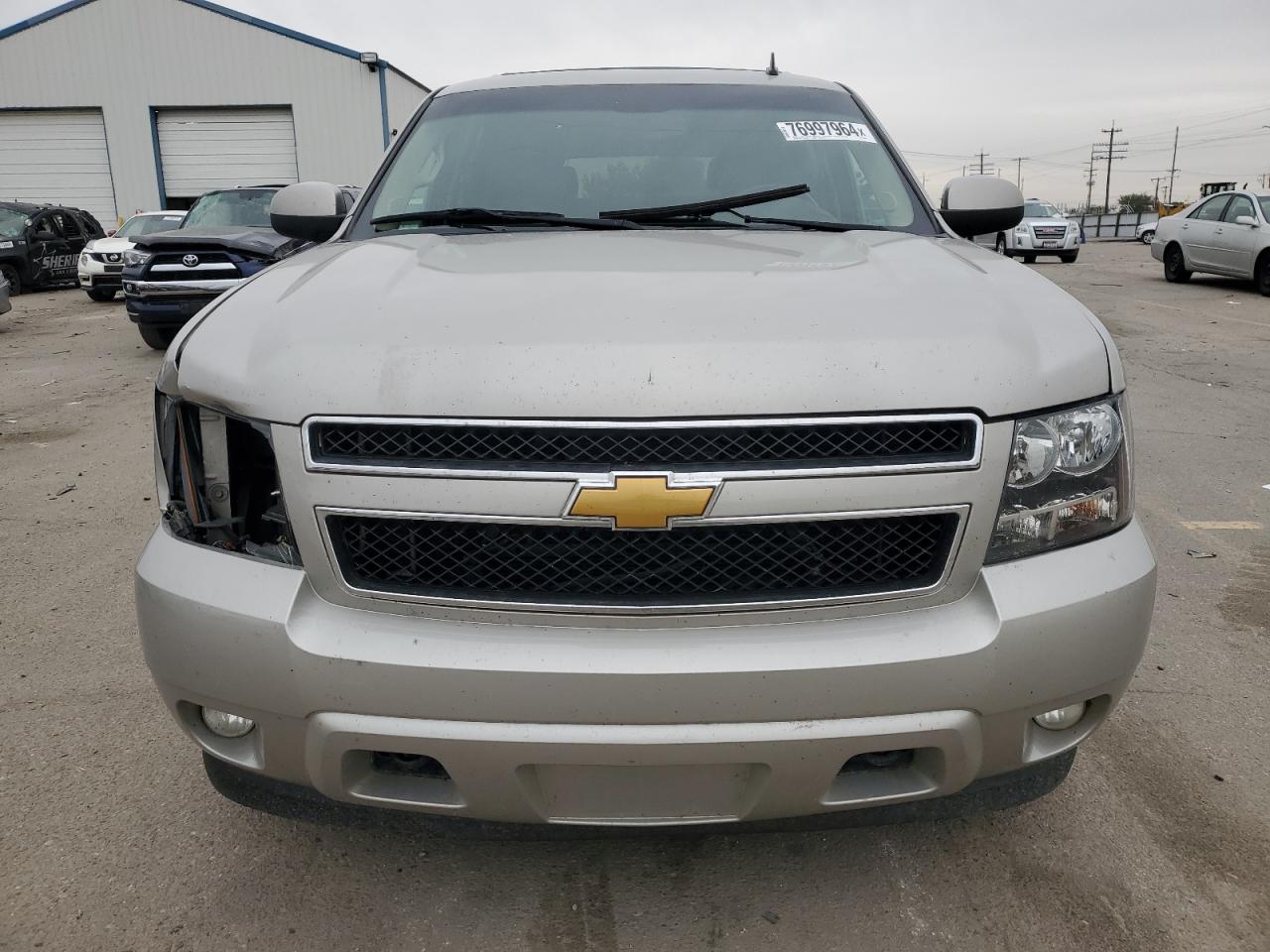 2009 Chevrolet Suburban - Image 5