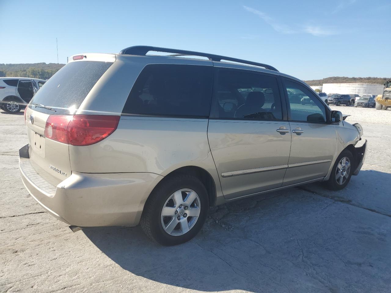 2008 Toyota Sienna - Image 3