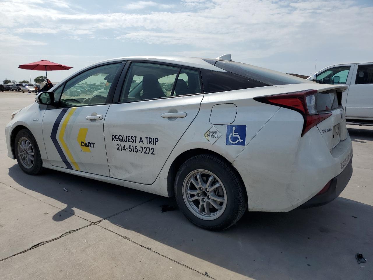 2019 Toyota Prius - Image 2