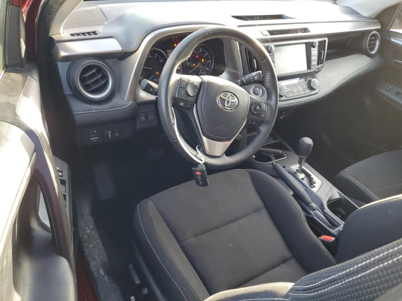 2018 Toyota RAV 4 - Image 8
