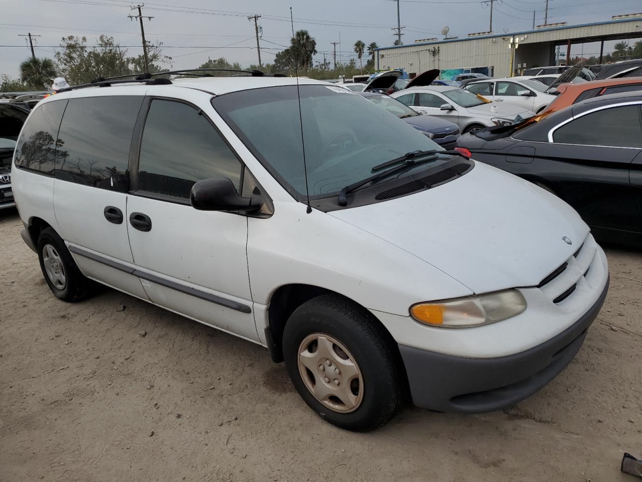 2000 Dodge Caravan VIN: 2B4GP2534YR560661 Lot: 76496104