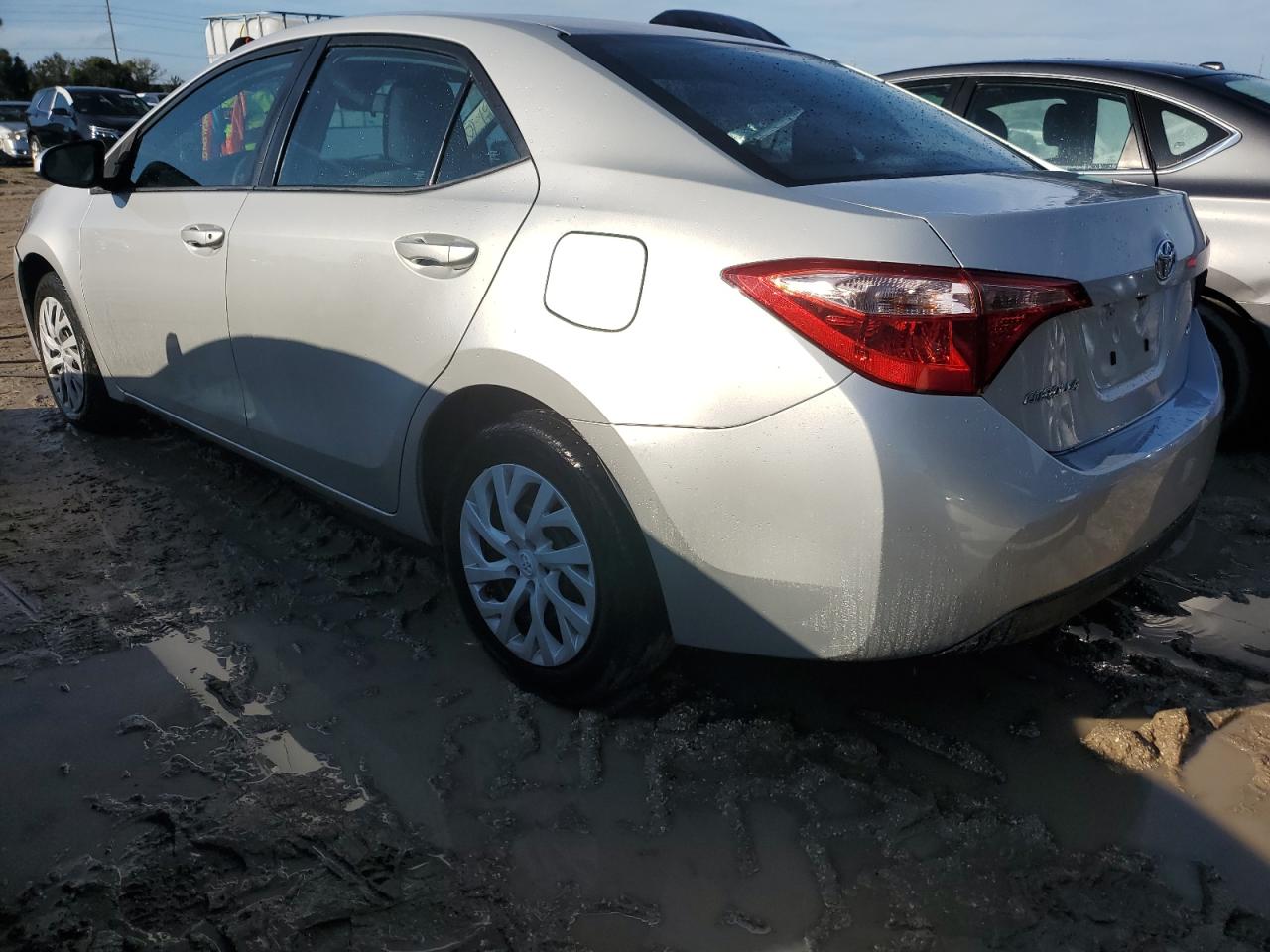 5YFBURHEXKP878514 2019 TOYOTA COROLLA - Image 2