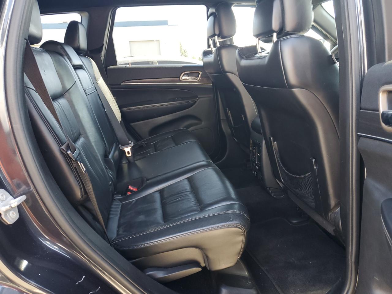 2015 Jeep Grand Cherokee - Image 11