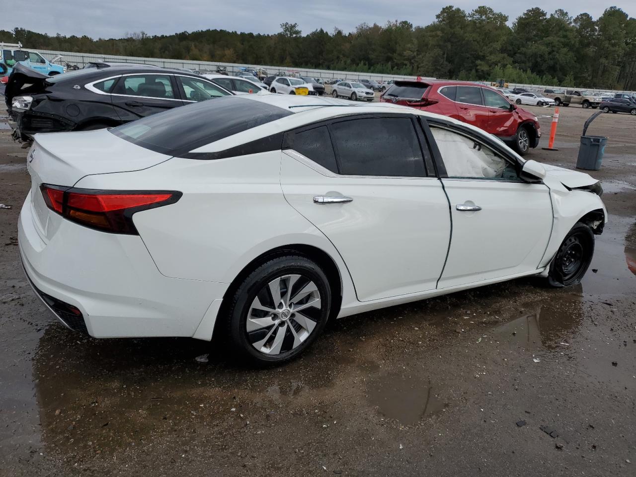 2019 Nissan Altima - Image 3
