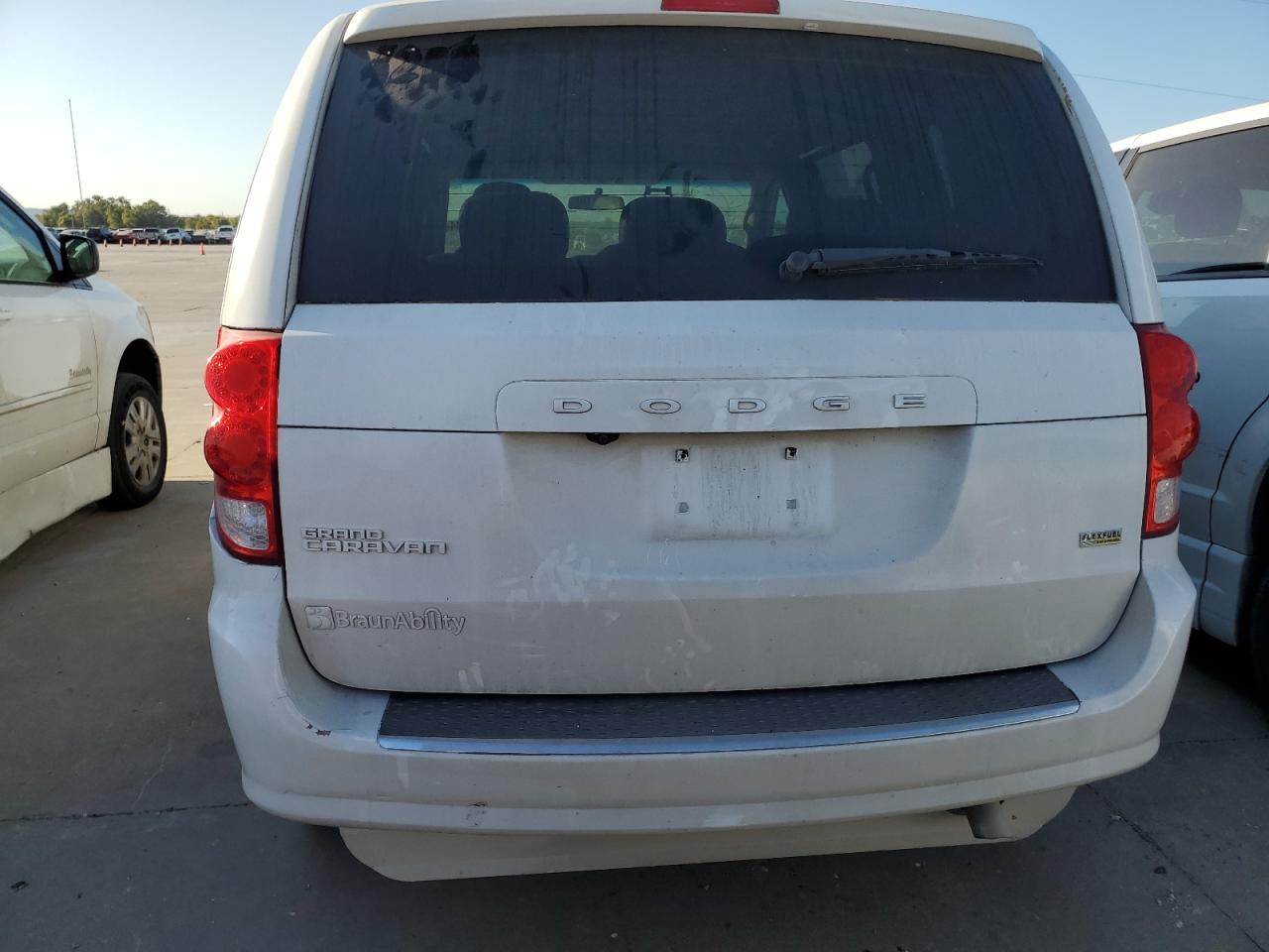 VIN 2C4RDGBGXHR768052 2017 DODGE CARAVAN no.6