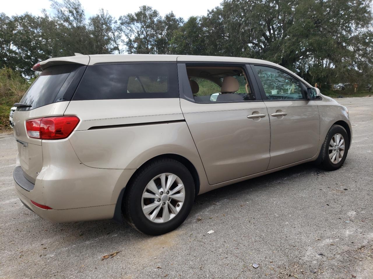 2017 Kia Sedona - Image 3
