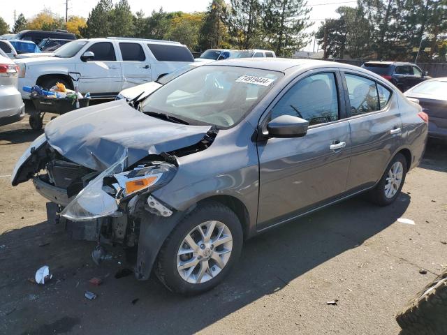 Седани NISSAN VERSA 2016 Сірий