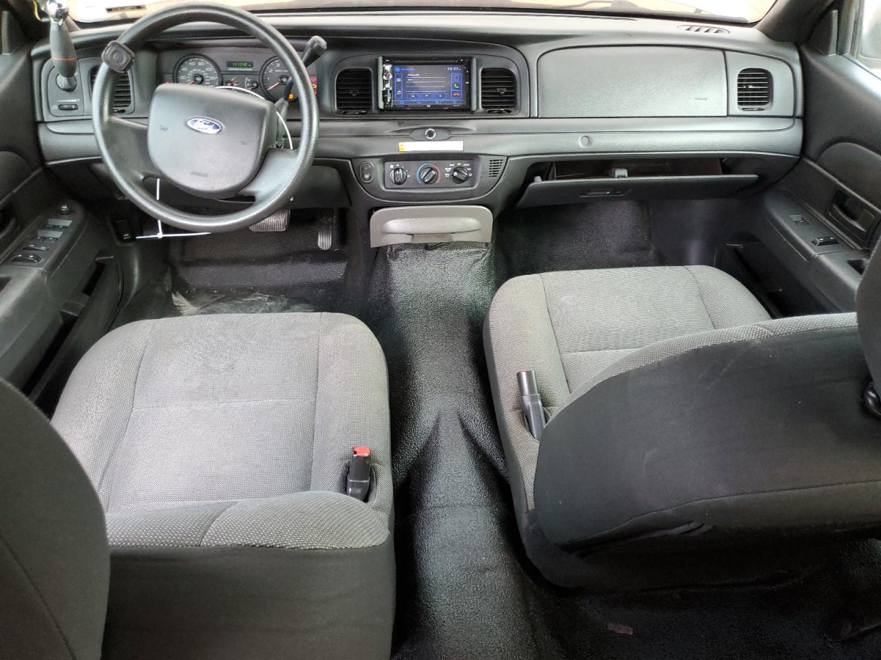 2009 Ford Crown Victoria - Image 8