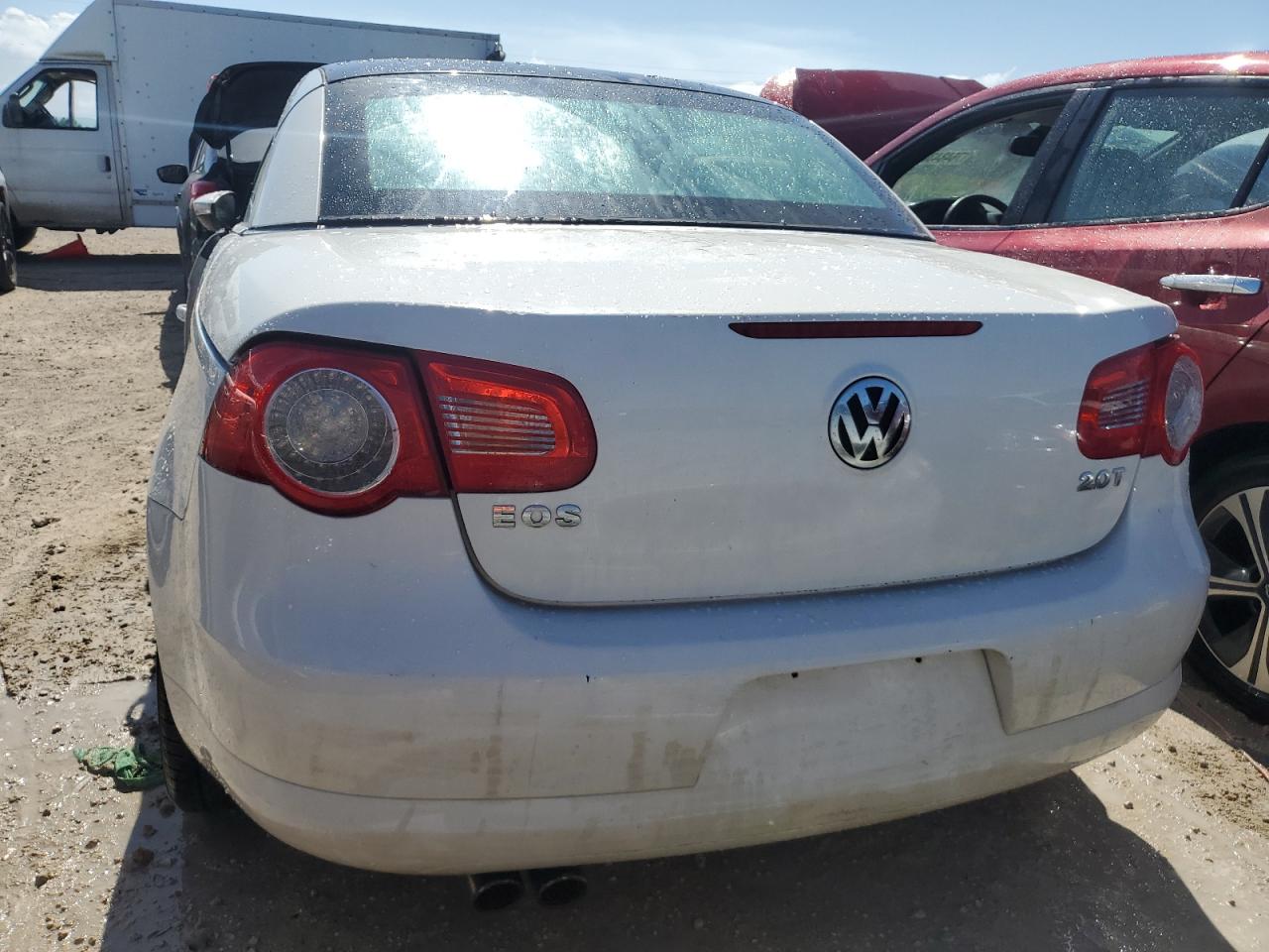 2011 Volkswagen Eos Komfort VIN: WVWBW7AH8BV004338 Lot: 76603584