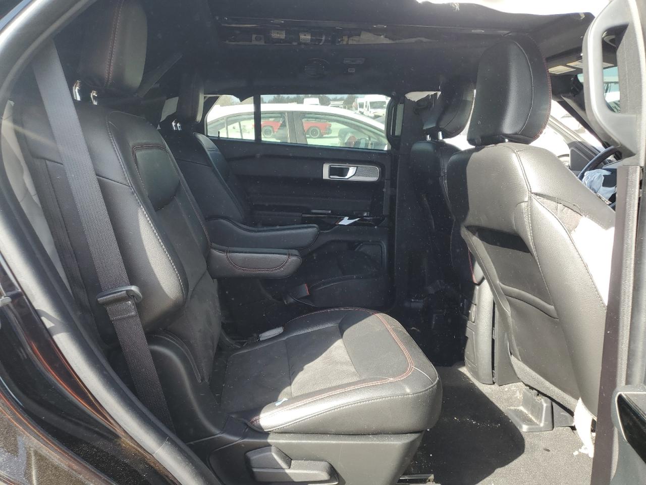 2022 Ford Explorer - Image 11