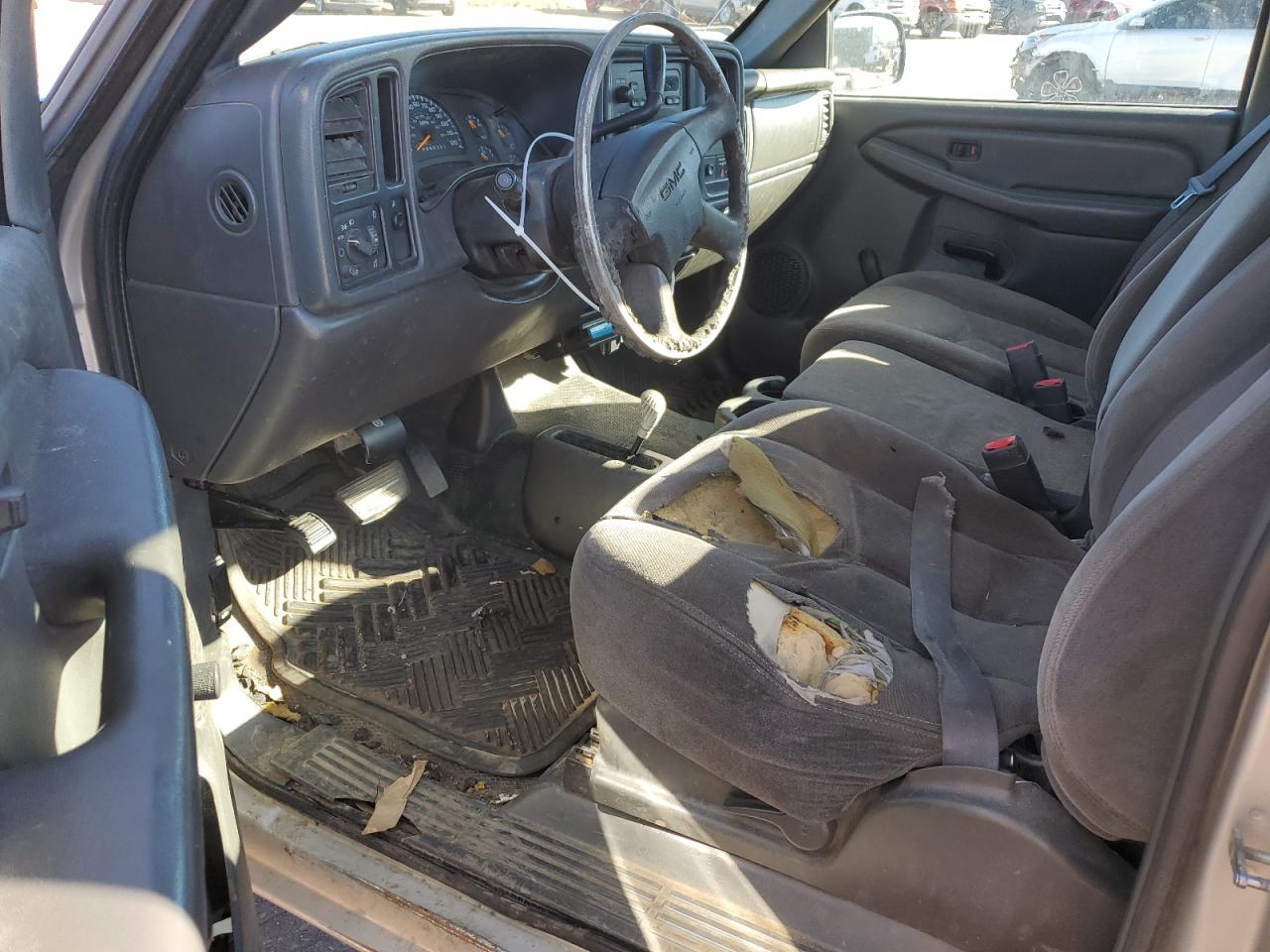 2007 GMC Sierra - Image 8
