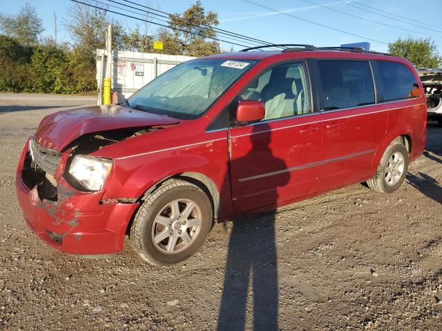 2010 Chrysler Town & Country Touring للبيع في Walton، KY - Front End