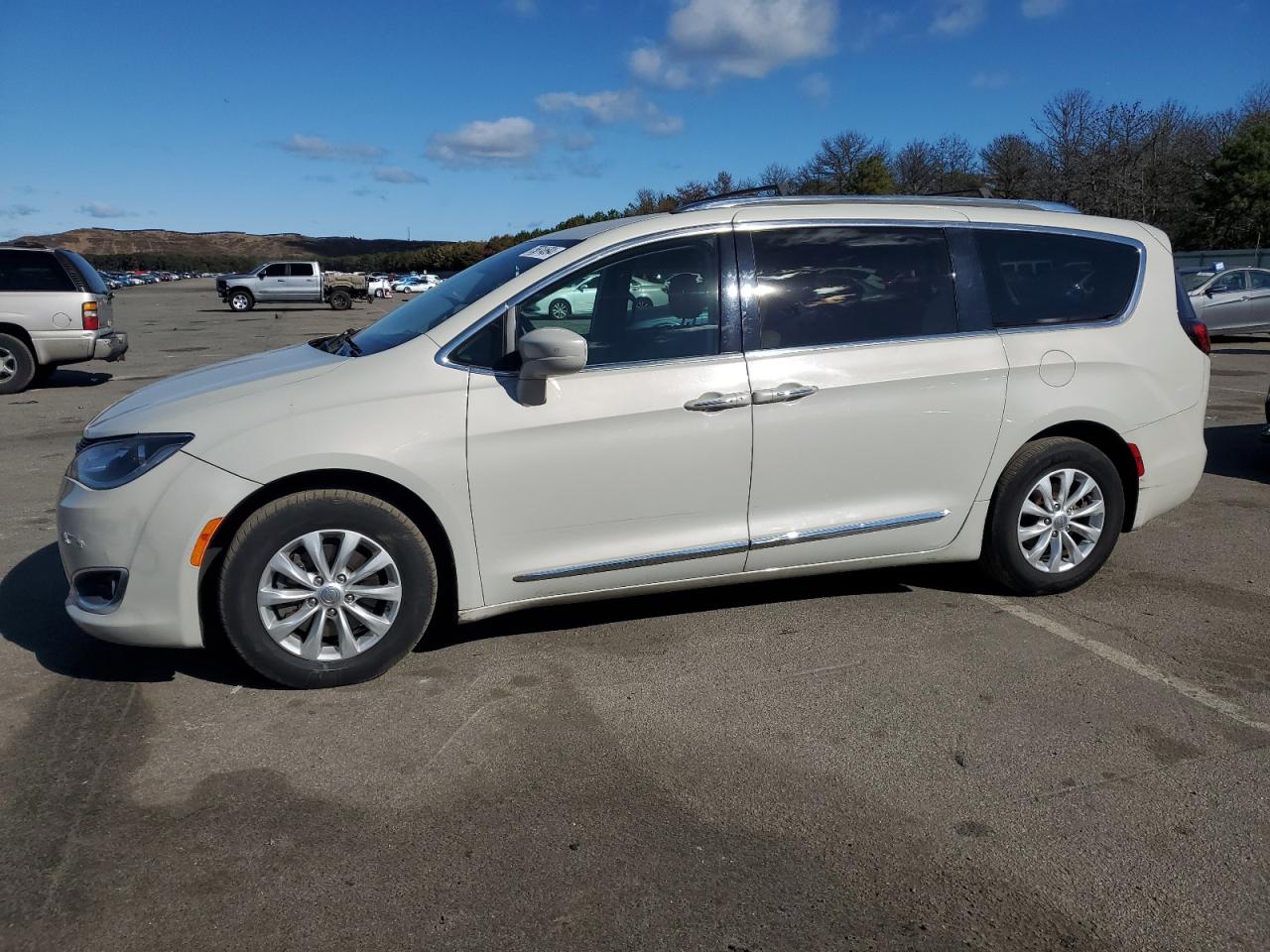 2019 Chrysler Pacifica - Image 1