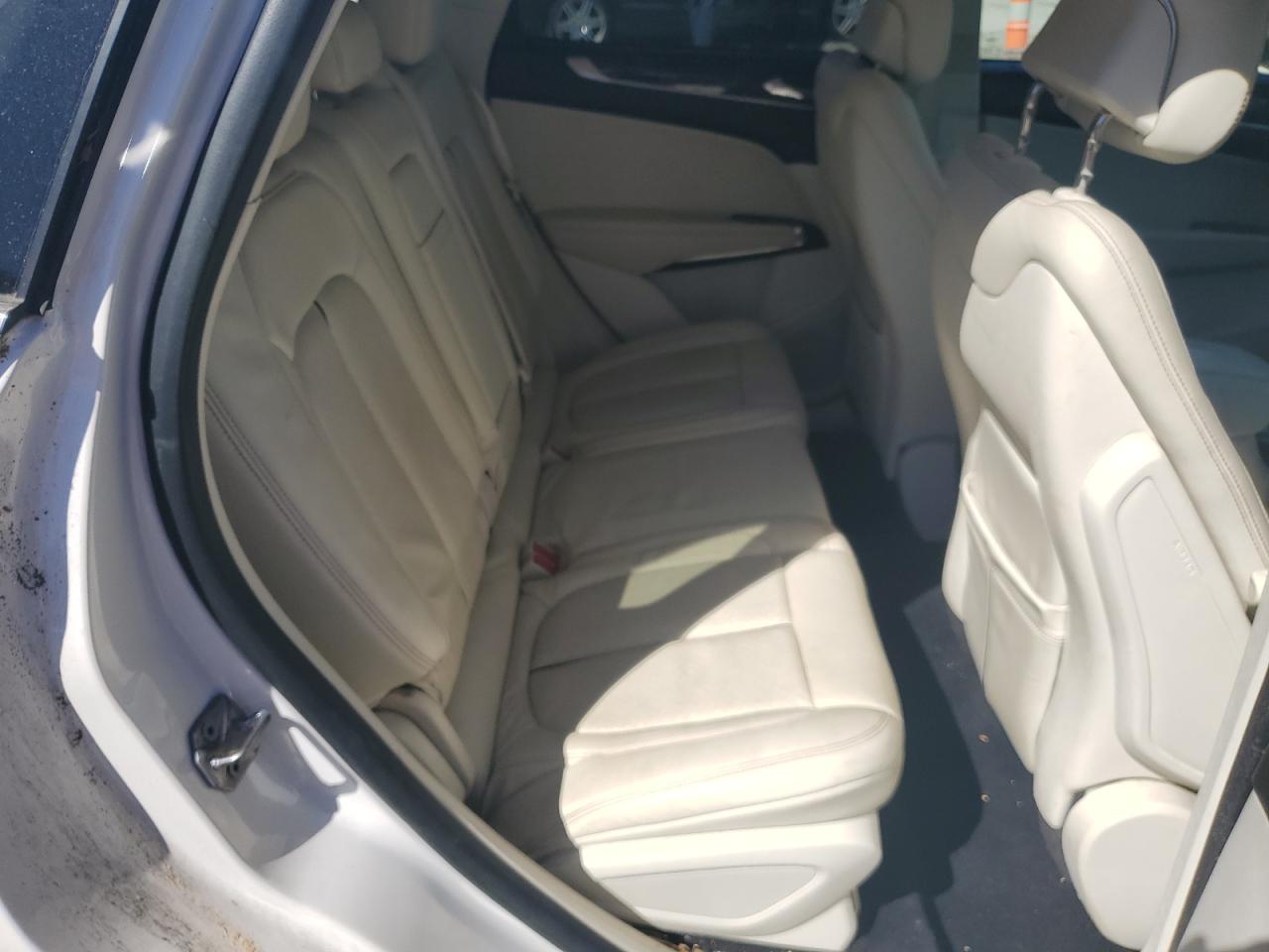 2019 Lincoln MKZ - Image 11