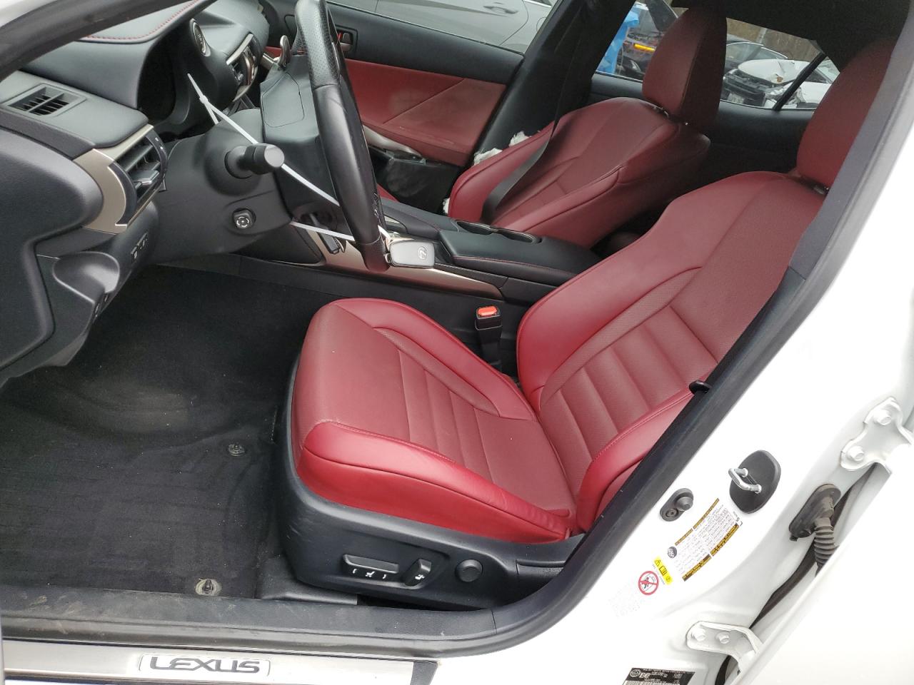 2018 Lexus IS - Image 7