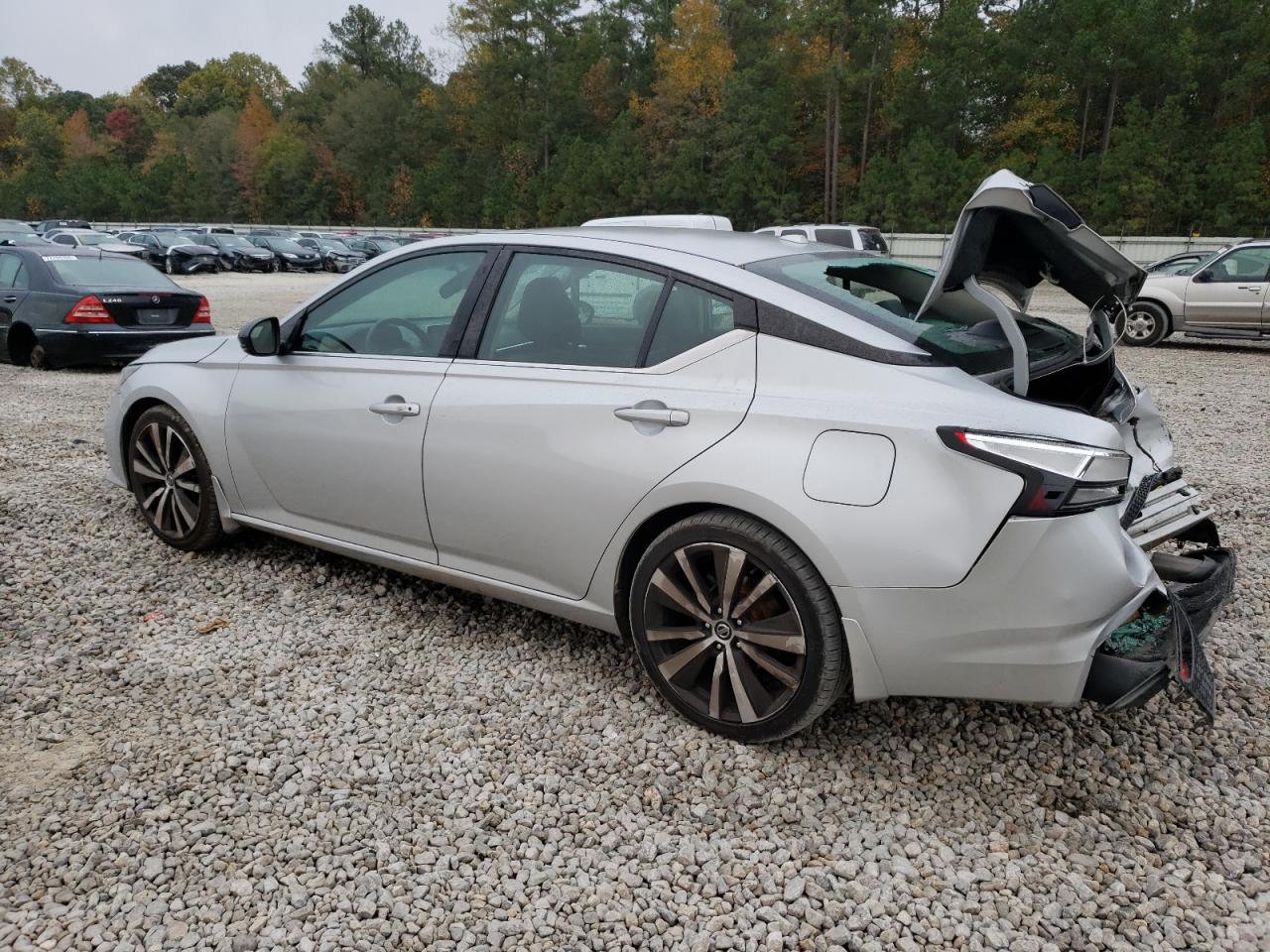 2019 Nissan Altima - Image 2