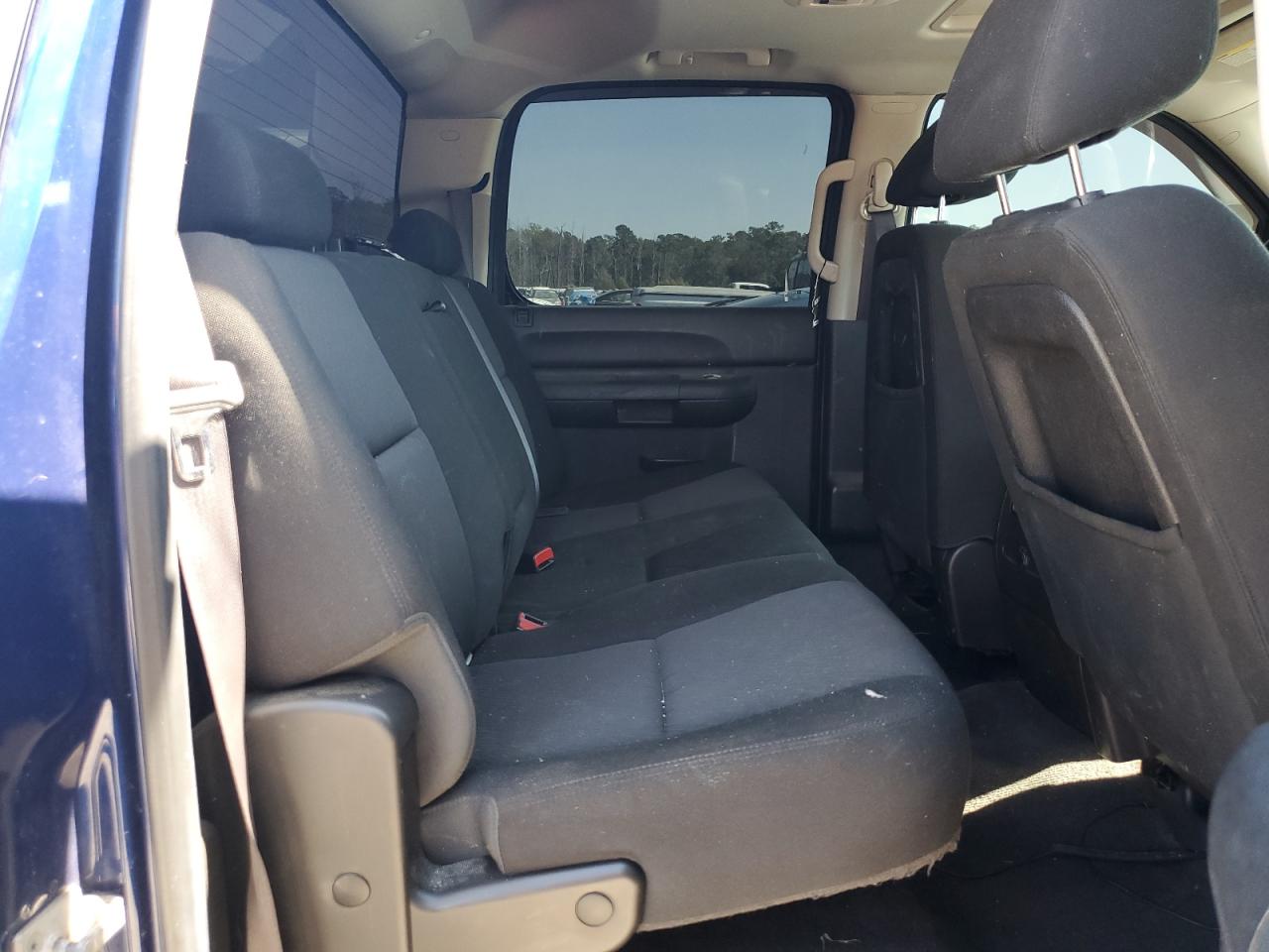 2013 Chevrolet Silverado - Image 11