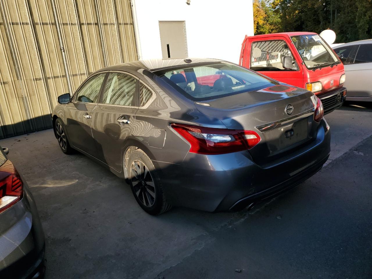 1N4AL3AP5JC195771 2018 NISSAN ALTIMA - Image 2