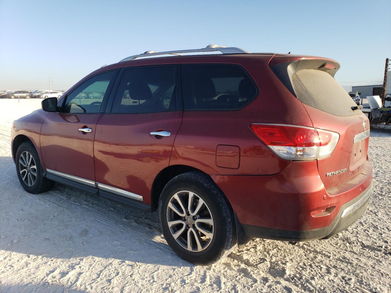 2013 Nissan Pathfinder - Image 2
