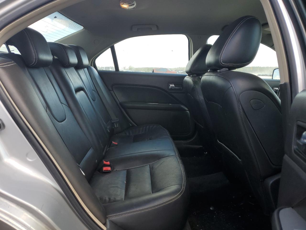2010 Ford Fusion - Image 11