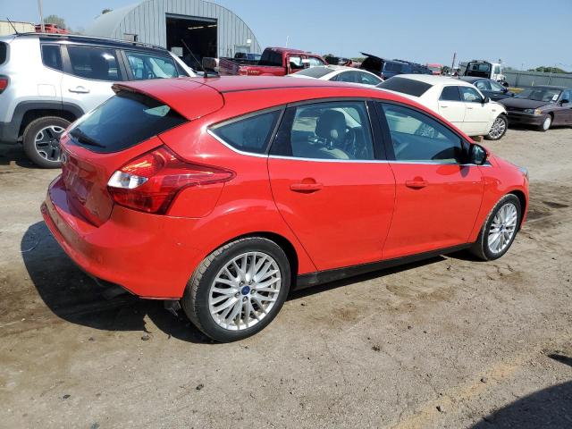  FORD FOCUS 2012 Красный