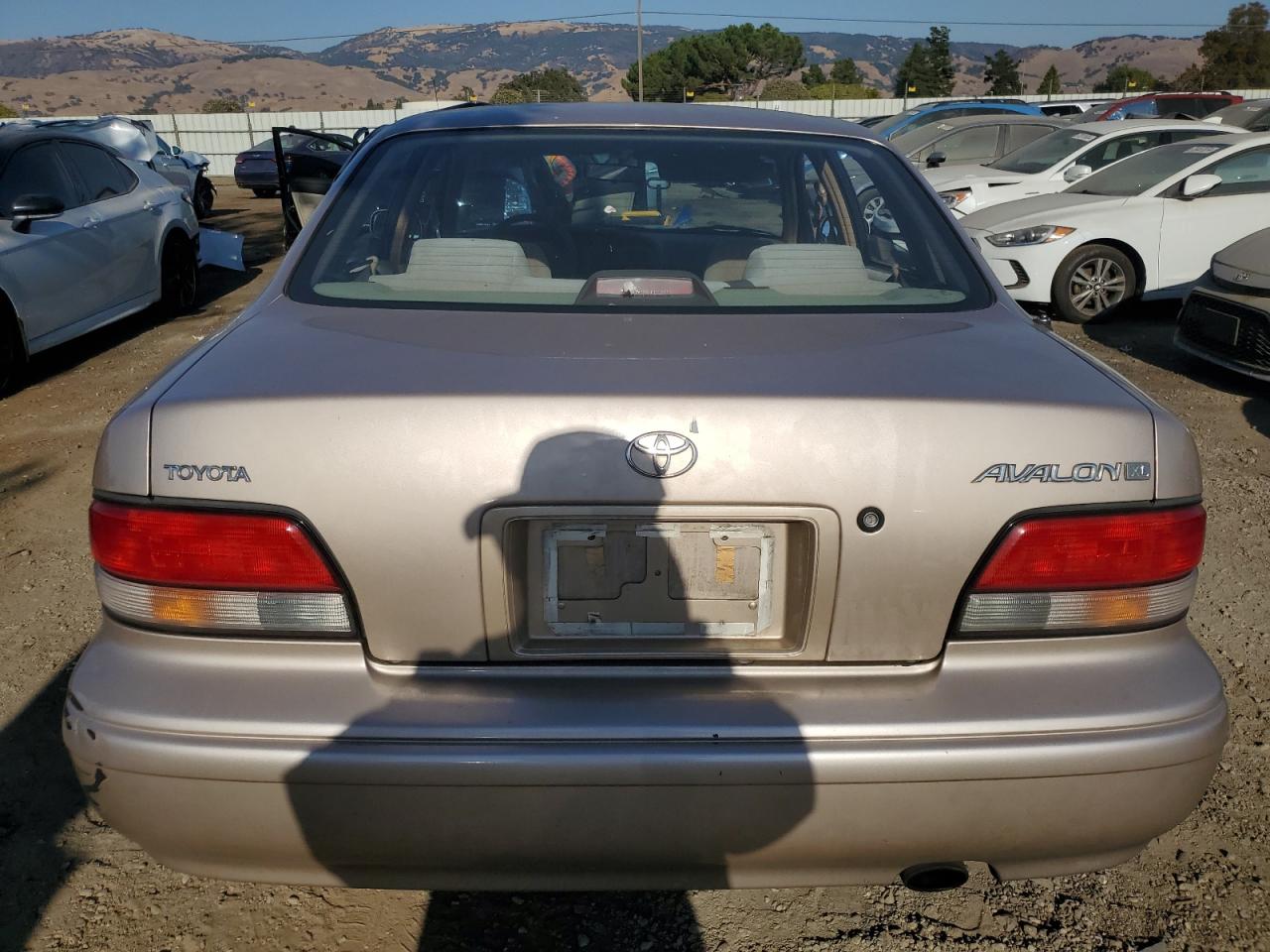 1996 Toyota Avalon Xl VIN: 4T1BF12B9TU135465 Lot: 71878884