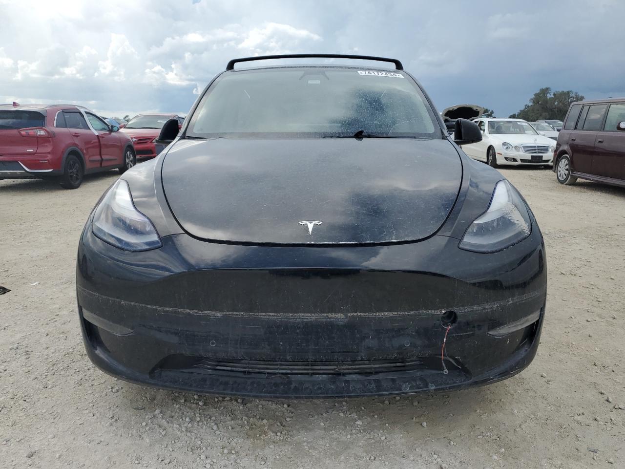 2022 Tesla Model Y VIN: 7SAYGDEFXNF375487 Lot: 74172434