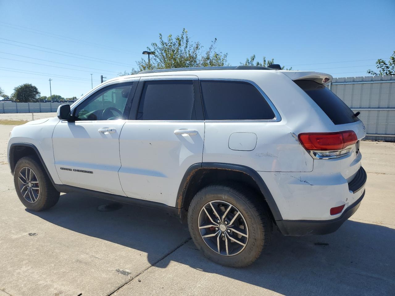 2018 Jeep Grand Cherokee - Image 2