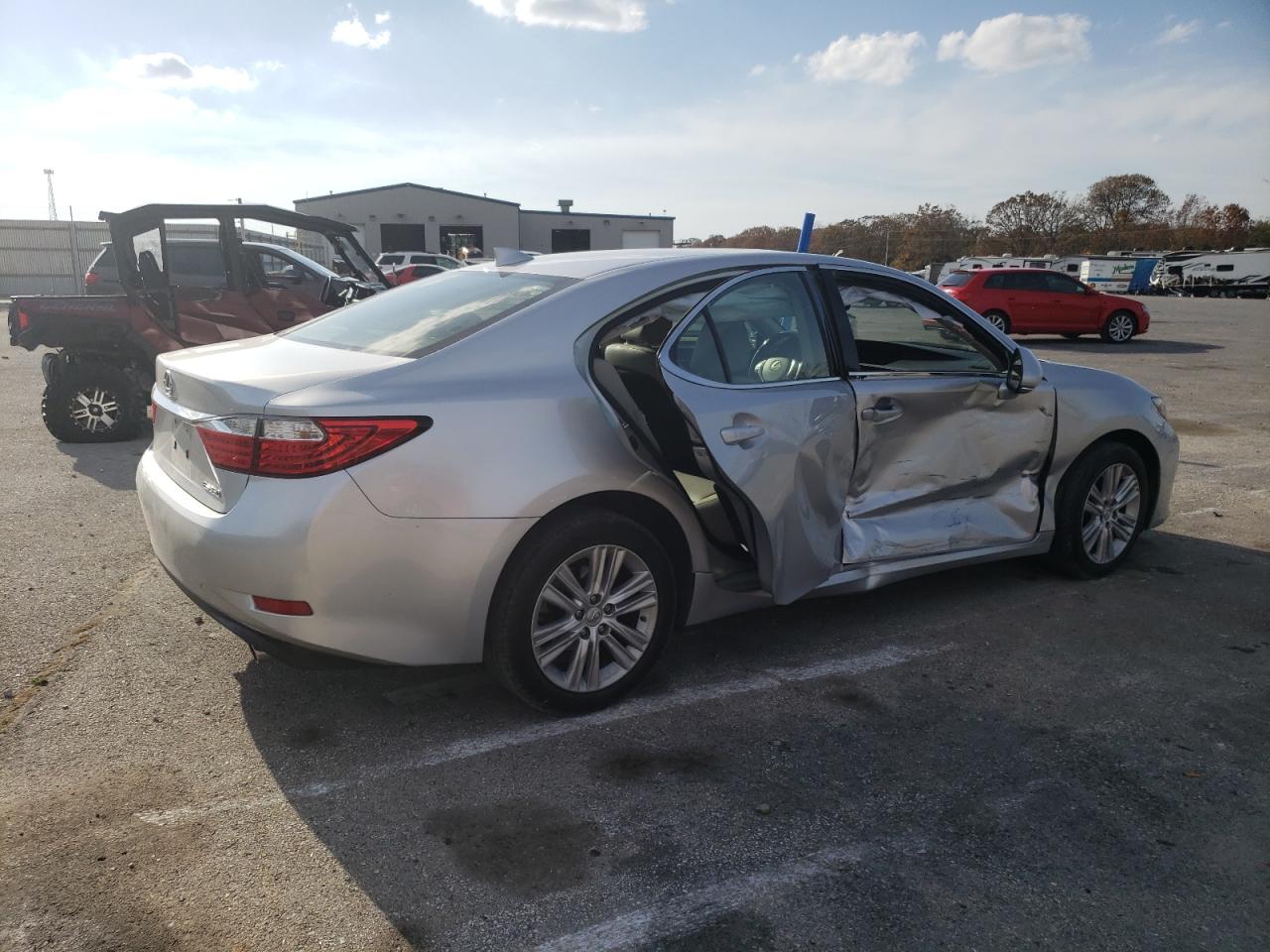 2015 Lexus ES - Image 3