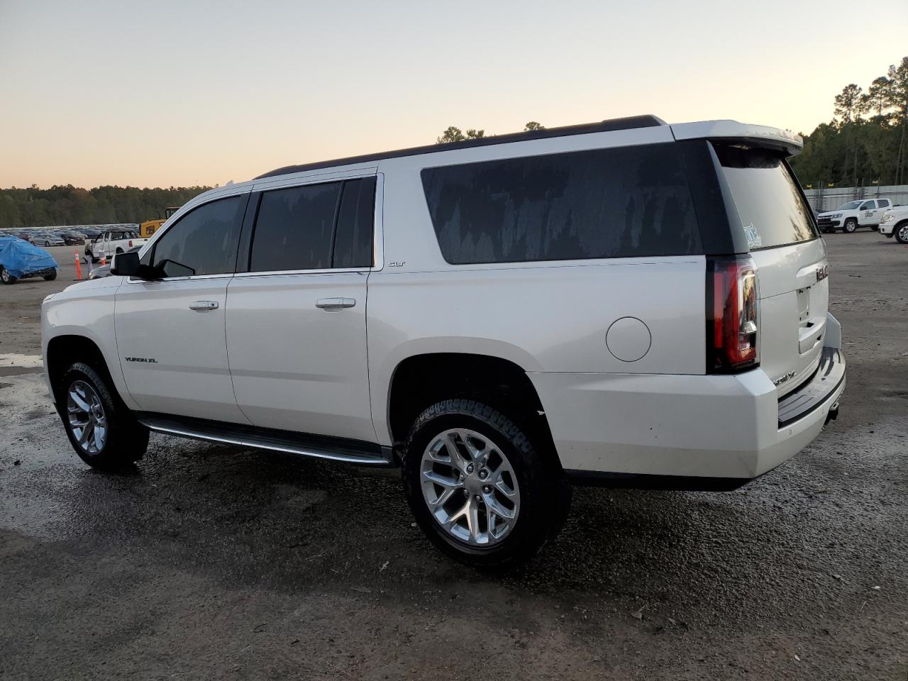 2016 GMC Yukon Xl C1500 Slt VIN: 1GKS1GKC7GR211051 Lot: 75802634