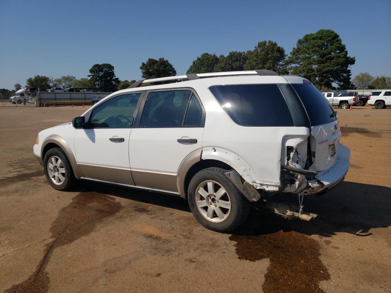 2005 Ford Freestyle - Image 2