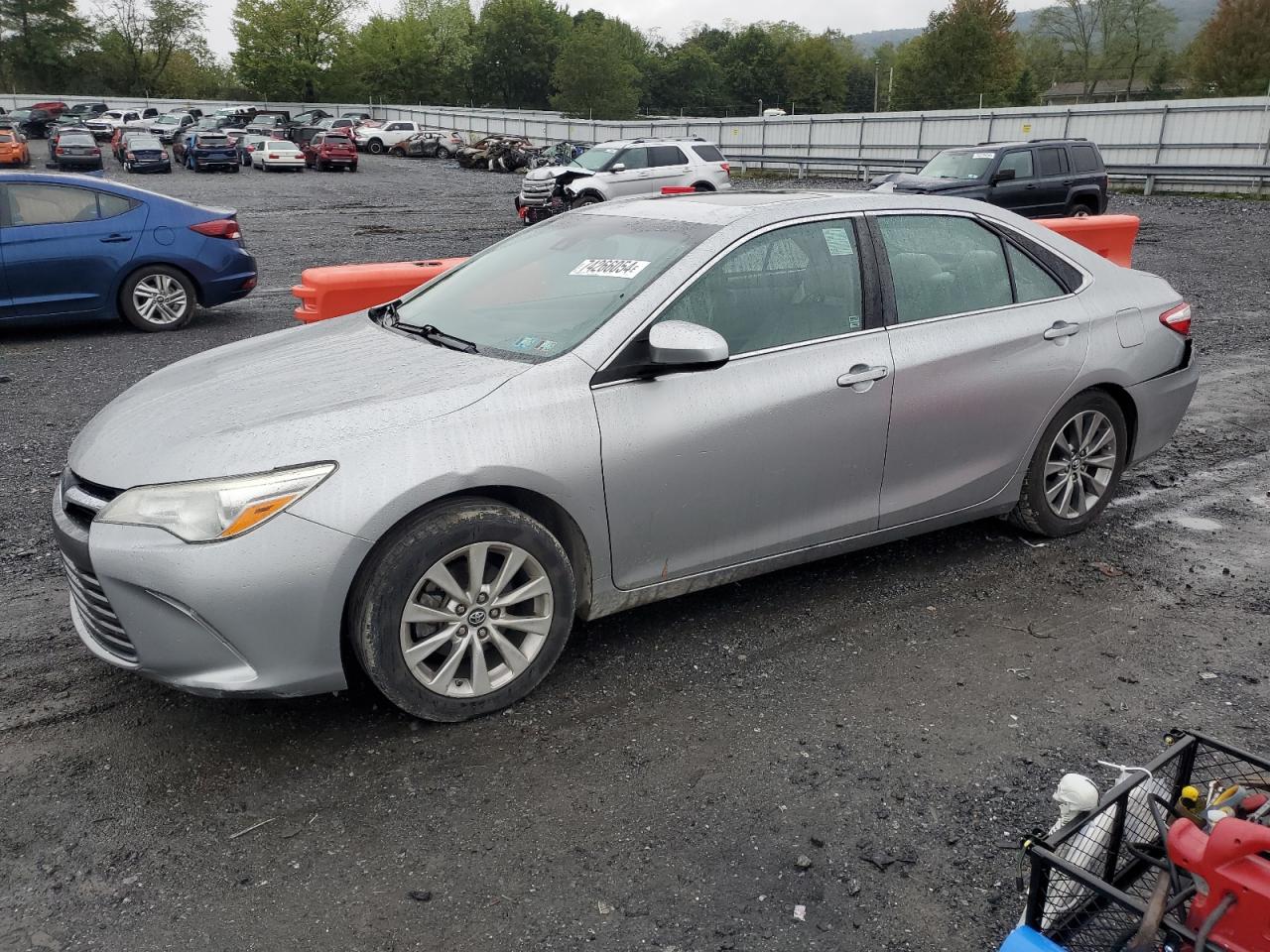 4T1BF1FK9HU687937 2017 TOYOTA CAMRY - Image 1