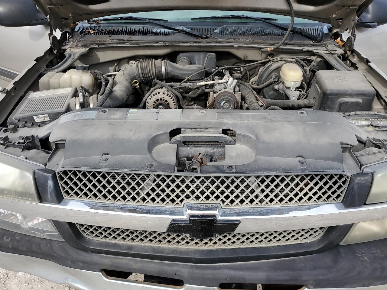 2005 Chevrolet Silverado - Image 11