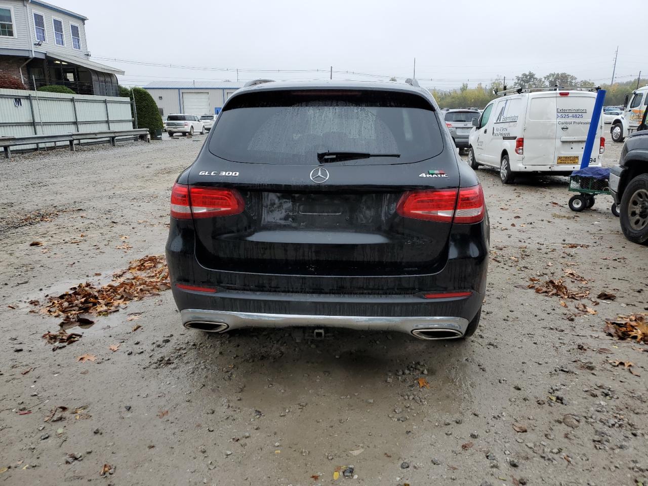 WDC0G4KB6HF165698 2017 Mercedes-Benz Glc 300 4Matic